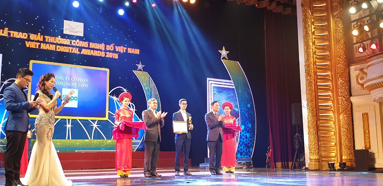 Sapo’s Representative, Mr. Nguyen Minh Quy - Sapo’s Head of Product received the award